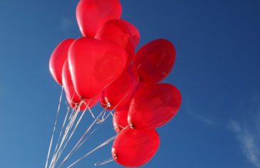 Make a donation to Red Balloon